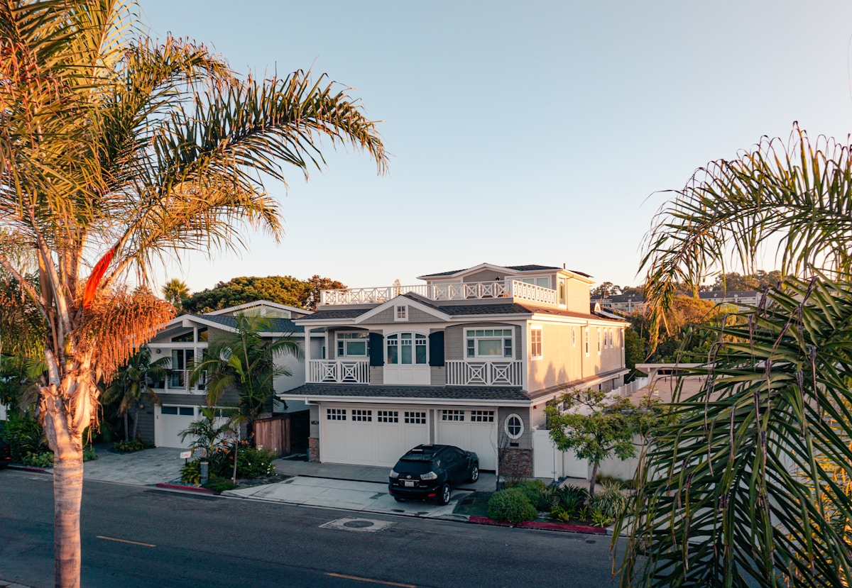 Suburban California home with manicured lawn ideal for downsizing seniors